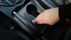 ПРОСТОЙ СПОСОБ КАК УДАЛИТЬ ДВУХСТОРОННИЙ СКОТЧ С САЛОНА АВТОМОБИЛЯ