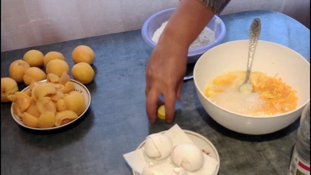 бисквит апельсиново-абрикосовый .всегда получается вкусно смотреть онлайн