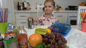 Ледяные стаканы Катя делает из газировки Dr.Pepper Coca Cola Pepsi Fanta виногра