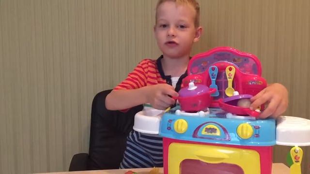 Играем Кухней свинка ПЕПА Покемона Пикачу Playing in pig Peppa Toy Feeding Pokemon Go Pikachu смотреть онлайн