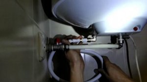 @0202 Подключение выхода горячей воды из бойлера металлопластиковой трубой.