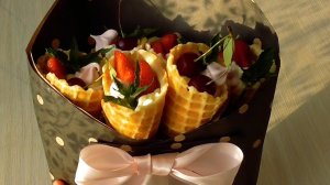 ВАФЕЛЬНЫЕ РОЖКИ С КРЕМОМ И ЯГОДАМИ!!! КРАСИВО И ПРАЗДНИЧНО!✨