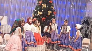 Веселые танцы с Бабой Ягой