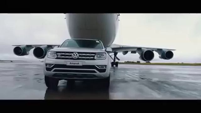 Amarok v6 vs boing 747. Increible !!