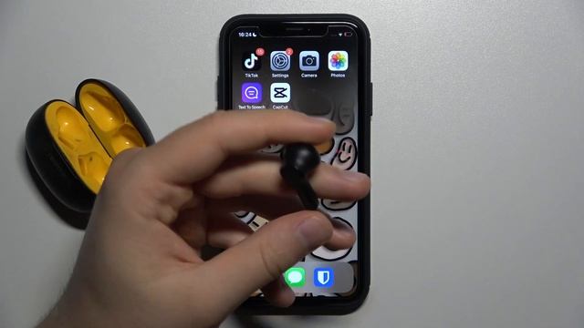 How to Pair Realme Buds T100 with iPhone / iPad?