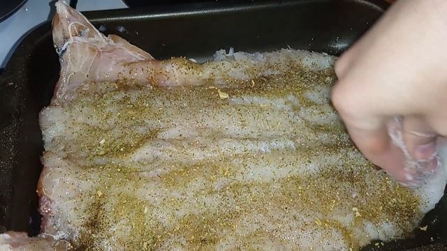 Треска жаренная в духовке на шкуре! Как приготовить Треску филе, шкуре! Почему нельзя много перчить смотреть онлайн