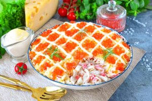 КАК ПРИГОТОВИТЬ САЛАТ КАЛЬМАР КРЕВЕТКА КРАБОВЫЕ ПАЛОЧКИ ИКРА