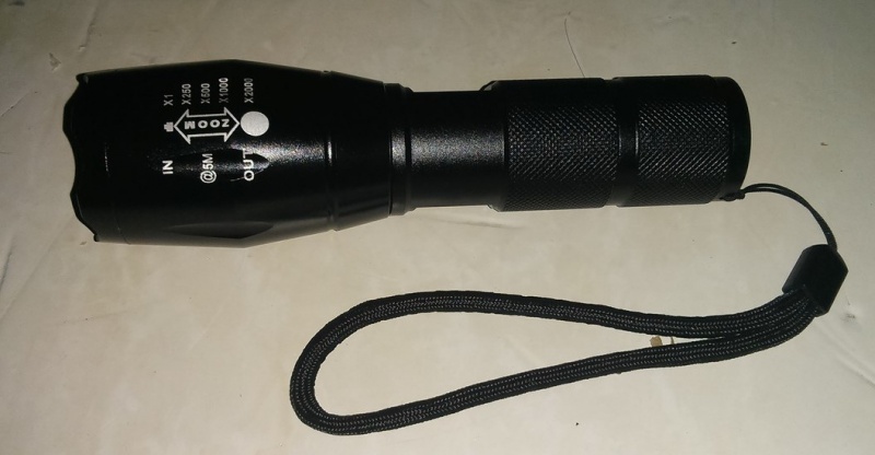 мощный фонарик с алиэкспресс. найткор тм 26. фонарь с алиэкспресс аналог феникса. фонарик convoy s21a подводой. фонарик police 500w nb 103.