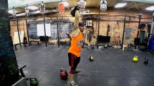 Эти упражнения с гирями прокачают твои дельты по полной. Тренировка мощных плеч Халка