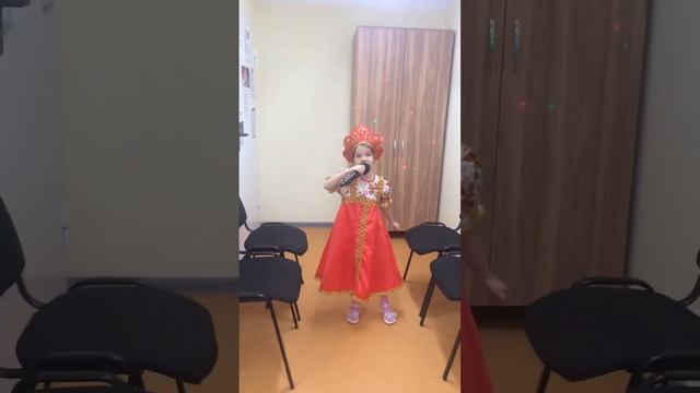 Арина Королькова с песней "Валенки" смотреть онлайн