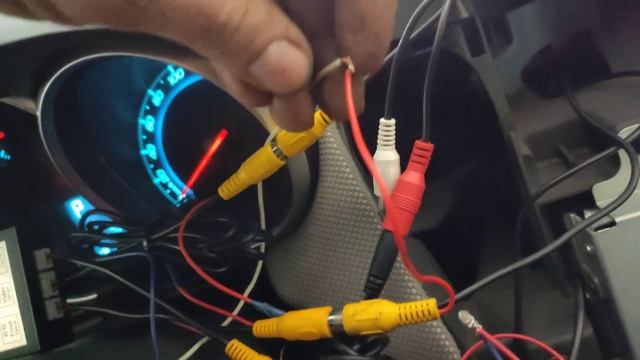 подключение передней и задней камеры на один монитор . смотреть онлайн