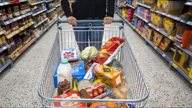 Отменяют инфляцию. Два супермаркета снизят цены перед Днем благодарения смотреть онлайн