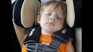 автокресло или детское удерживающее устройство