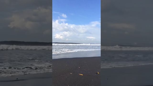 Bali. Бали   Пляж с чёрным  песком
