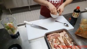 Свиные ребрышки в маринаде из киви