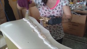 Нанесение сусального золота