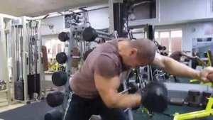 Бицепс в наклоне