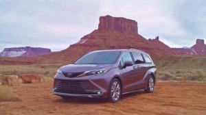 Минивэн Toyota Sienna 2021 удивит холодильником и пылесосом