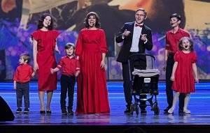 В Кремлевском дворце прошел концерт "Мать-героиня" / События на ТВЦ