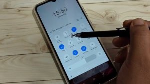 Смартфон Realme C25Y экран блокировки и кнопка питание телефон Realme C25Y