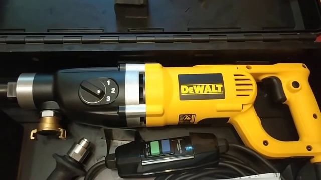 Обзор Дрели алмазного сверления DeWalt D21583