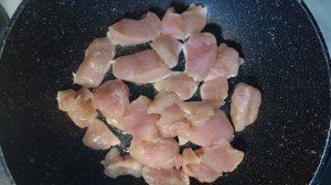 Ризотто с курицей и зеленым горошком. Готовим рис с овощами.