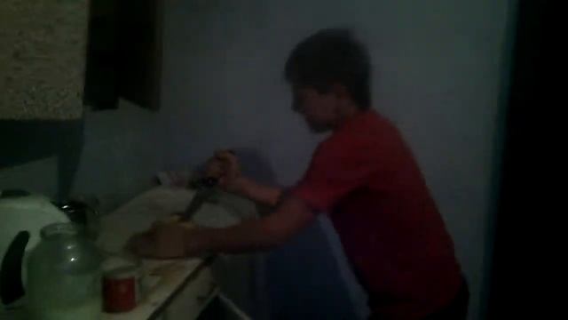 Прикол 2015.как порезать быстро хлеб смотреть онлайн