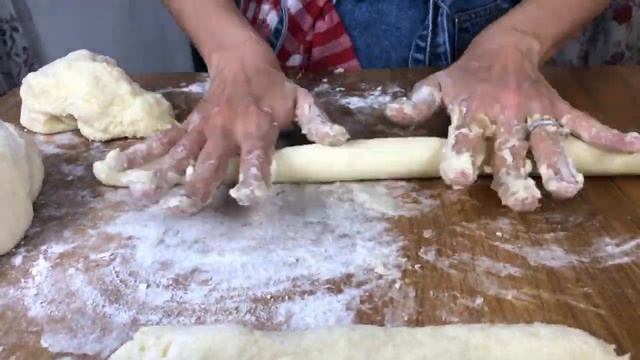 Картофельные ньокки с сыром горгонзолла. Нежные подушечки из картофельного теста. Рецепт из Италии