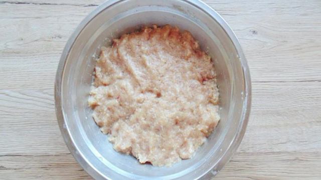 Мясные зразы с чечевицей в соусе
