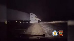 Фура потеряла управление