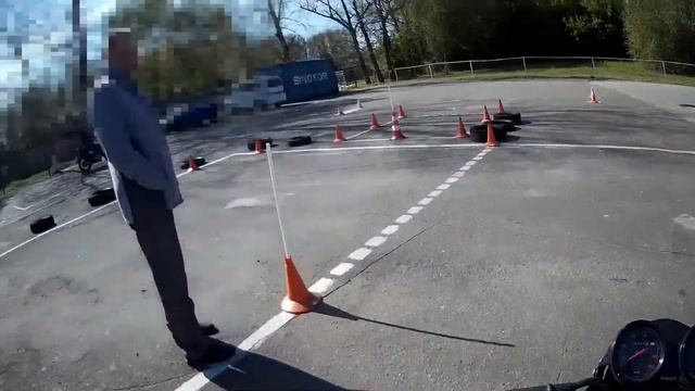 Занятие в мотошколе №4 (Часть 1: Скоростное маневрирование) смотреть онлайн