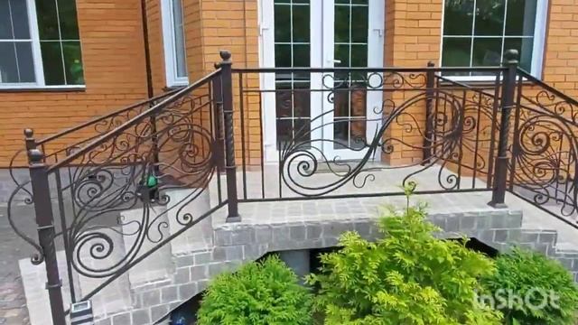 Кованое ограждение для крыльца. Монтаж.