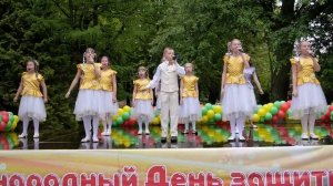 Подари улыбку миру - ансамбль «Маленькая страна»