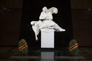 Экскурсия "Война глазами художника".