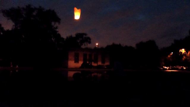 Запуск летающих фонариков смотреть онлайн