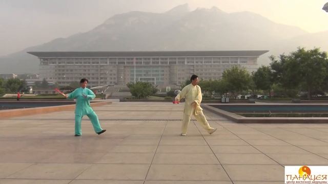 Тайчи с веером Мастер Сю