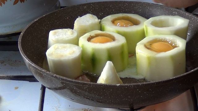 Тушёный Кабачок с яйцом и сосиской