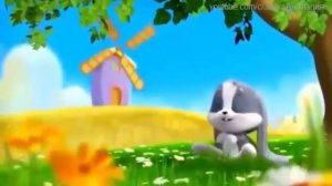 Зайчик поет песню про маму.