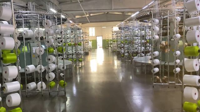 Процесс плетения ткани