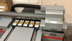 УФ принтер FS-4060uv печать объемного изображения с лаком