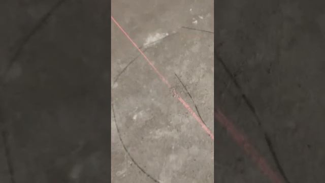 Обзор лазерного уровня для заливки пола и проверки ревности пола BOSCH GSL 2 смотреть онлайн