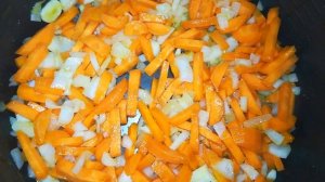 Рецепт чечевица с овощами / Гарнир из чечевицы