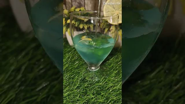 Blue lagoon mocktail #short#tasty #bluelagoonmocktail#recipe#qureshipakwan #yt #viral