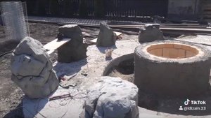 Кострищё и лавочки из артбетона, в процессе работы