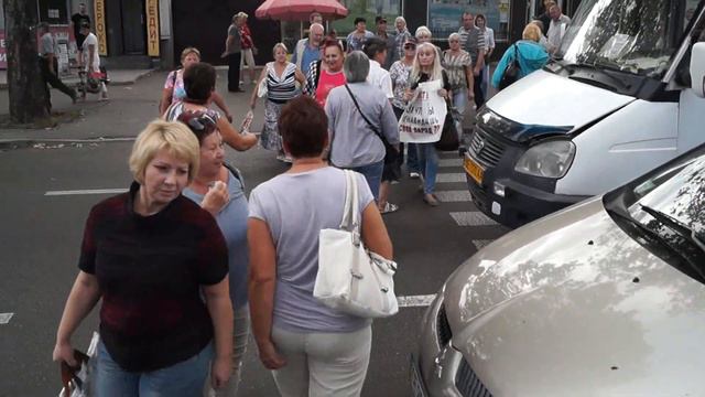 В Николаеве работники "Судостроительного завода имени 61-го коммунара" заблокировали дорогу
