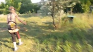 i Мальчик Евгений косит траву впервые косит под звуки Мотокосы Бензокосы rest petrol cutter 2018