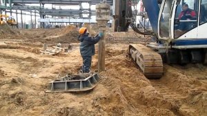 6. Установка бетонолитного ствола с  воронкой для приемки бетонной смеси. Буронабивные сваи