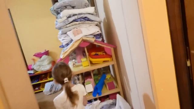 VLOG Алиса прищемила палец дверью. Увеличили Вырастайку