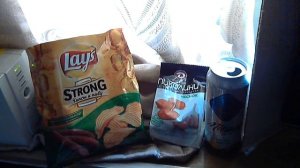 Чипсы, колбаски, напиток, и вообще покупки