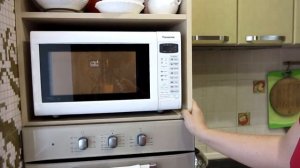 Взбиваем молоко для капучино в френч-прессе